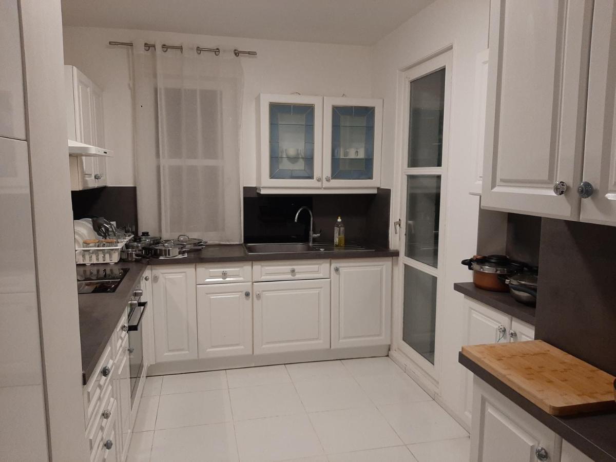 Pratique Et Calme Dans Centre De Evry Apartment Courcouronnes Exterior photo